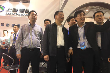 【保密技術(shù)交流大會(huì )】：國家保密局局長(cháng)田靜視察遠望信息展區